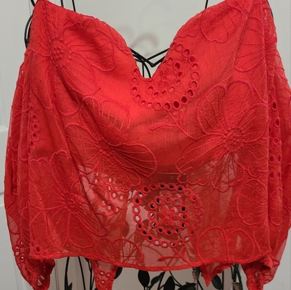 NWT eyelet‎ crop top